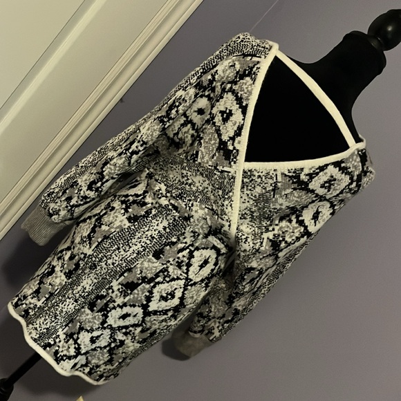 Sweater dress - Picture 3 of 3